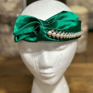ヘアアクセサリー JIMMY CHOO extended white gold l hair clip ヘアアクセサリー JIMMY CHOO extended white gold l hair clip